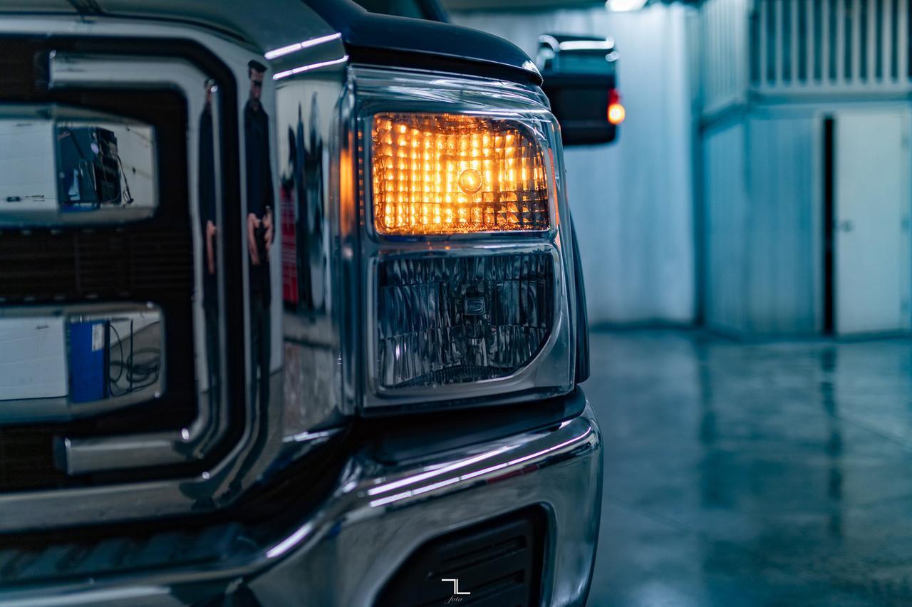 2015 Ford F-350 4x4 Crew Cab XLT Longbox Diesel Red Deer AB