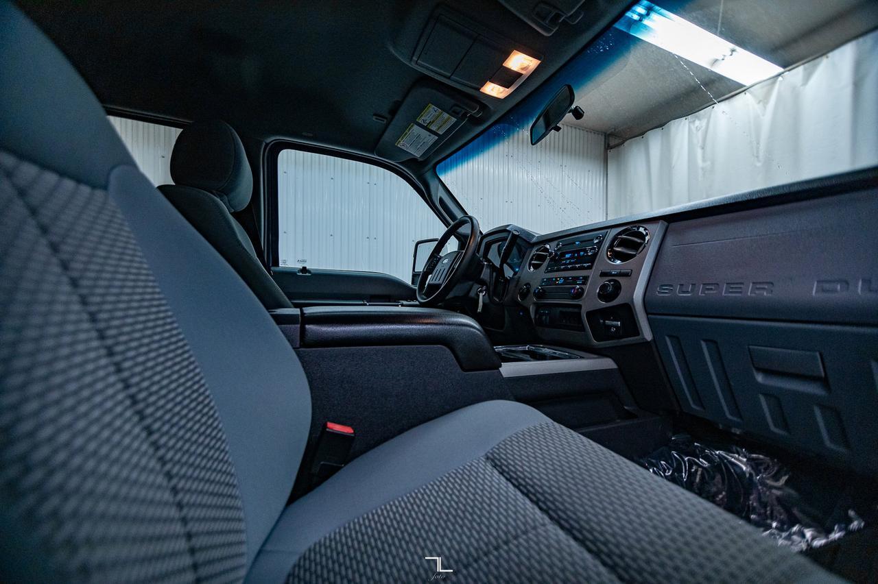 2015 Ford F-350 4x4 Crew Cab XLT Longbox Diesel Red Deer AB