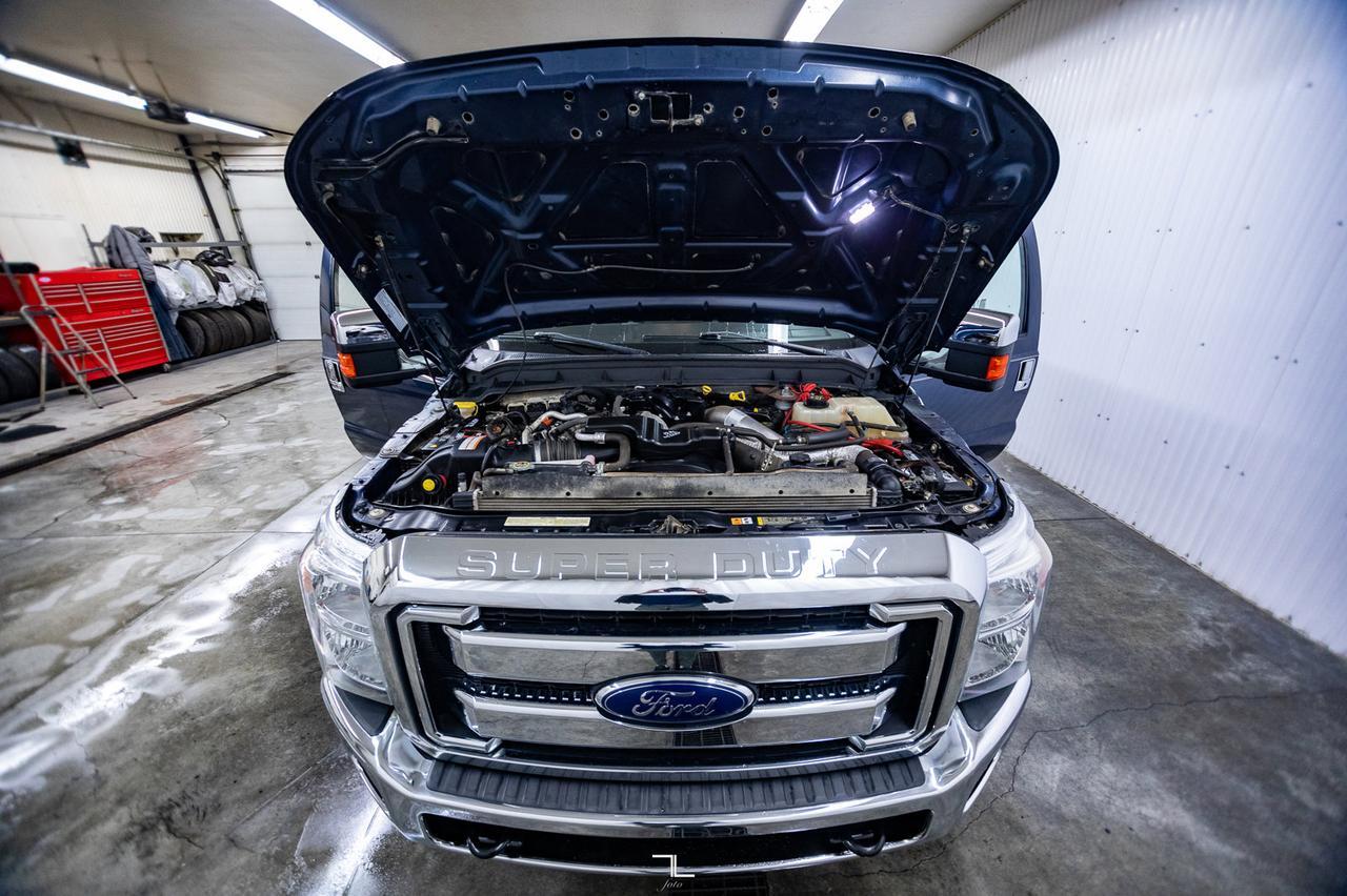 2015 Ford F-350 4x4 Crew Cab XLT Longbox Diesel Red Deer AB