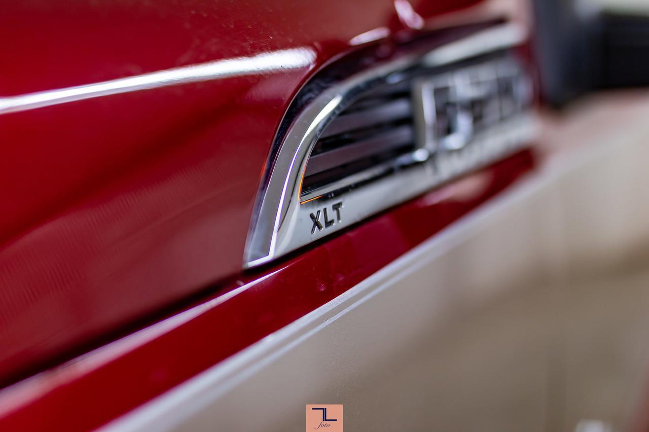 2015 Ford F-350 4x4 Super Cab XLT Longbox Diesel Red Deer AB