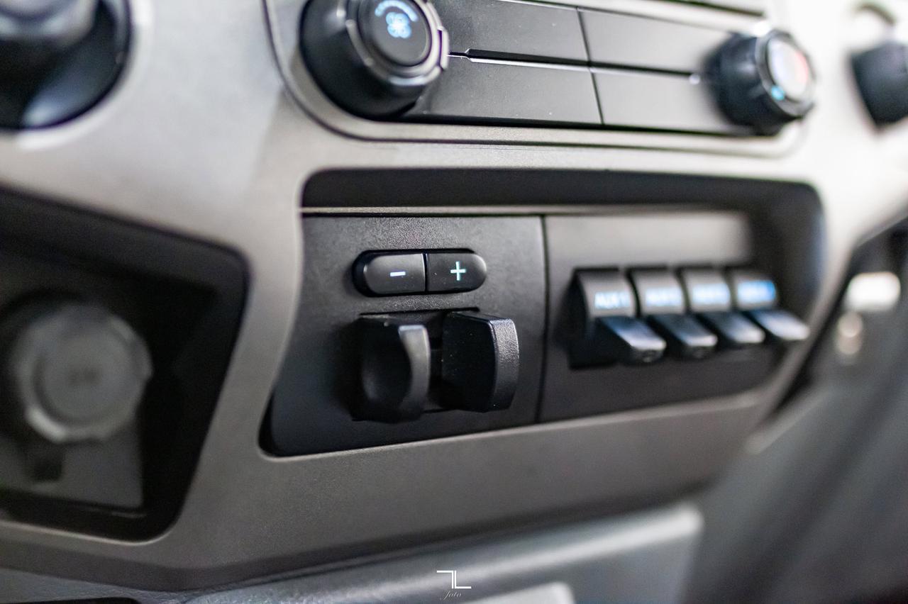 2015 Ford F-350 4x4 Super Cab XLT Longbox Diesel Red Deer AB