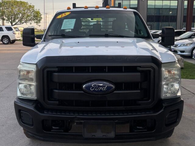 2015 Ford F-350 Chassis XL