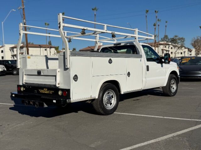 2015 Ford F-350 Chassis XL