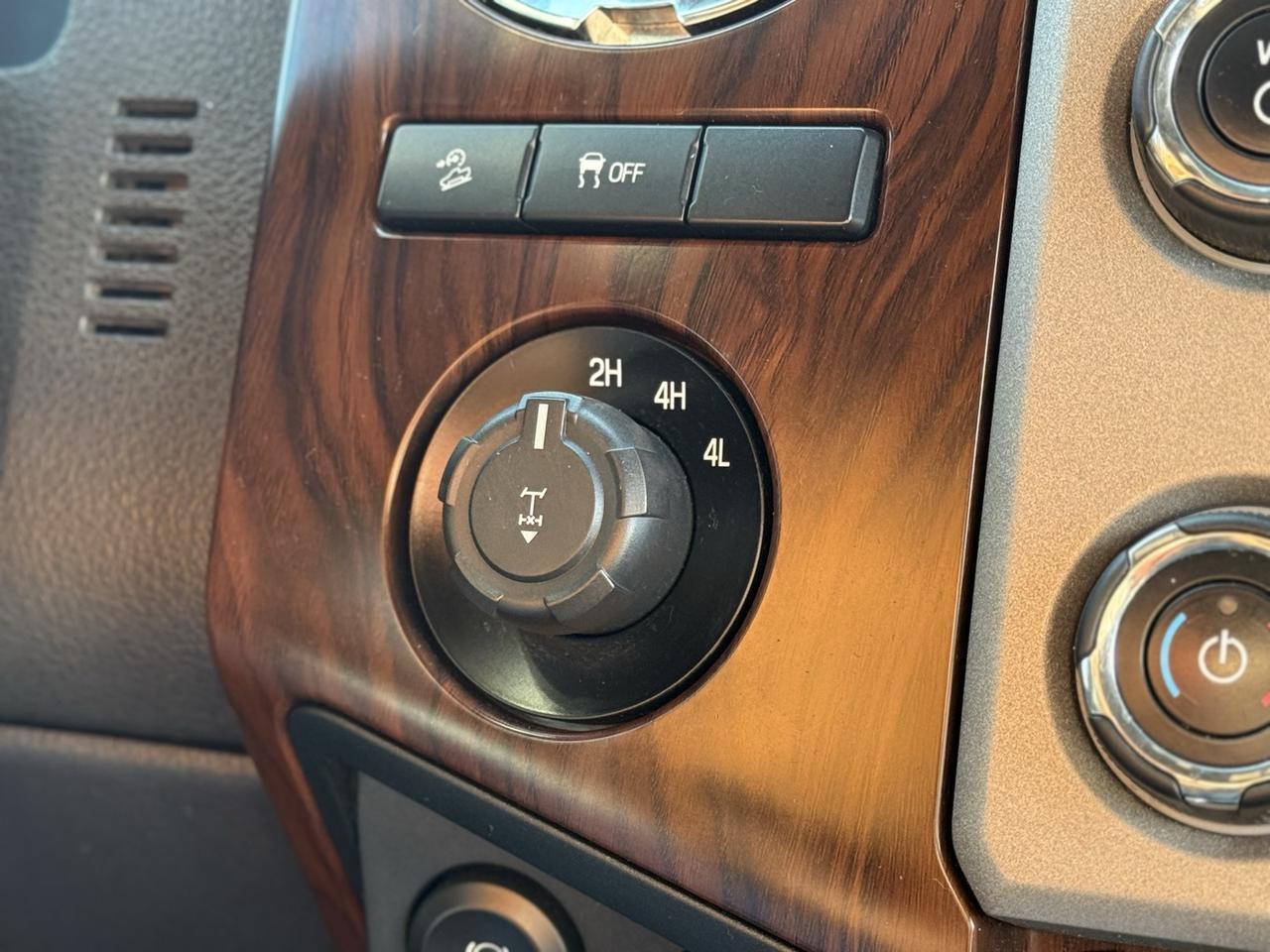 2015 Ford F-350SD Lariat Crestwood KY