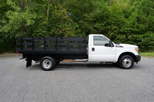 2015 Ford F-350SD XL DRW / Knapheide Platform Stake Body / 6.2L V8! High Point NC