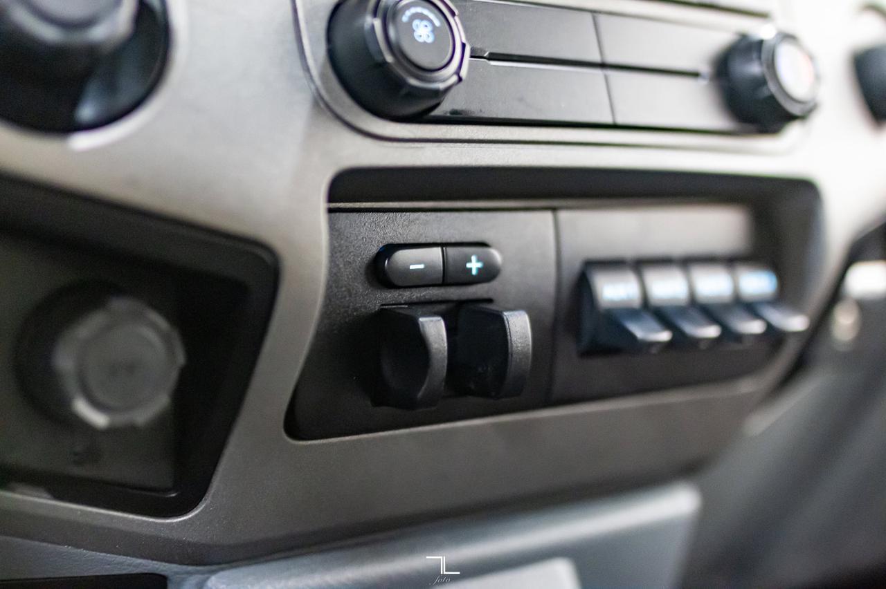 2015 Ford F-450 4x4 Crew Cab XLT Dually Diesel Deck Red Deer AB