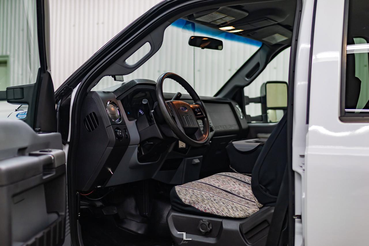 2015 Ford F-450 4x4 Crew Cab XLT Dually Diesel Deck Red Deer AB