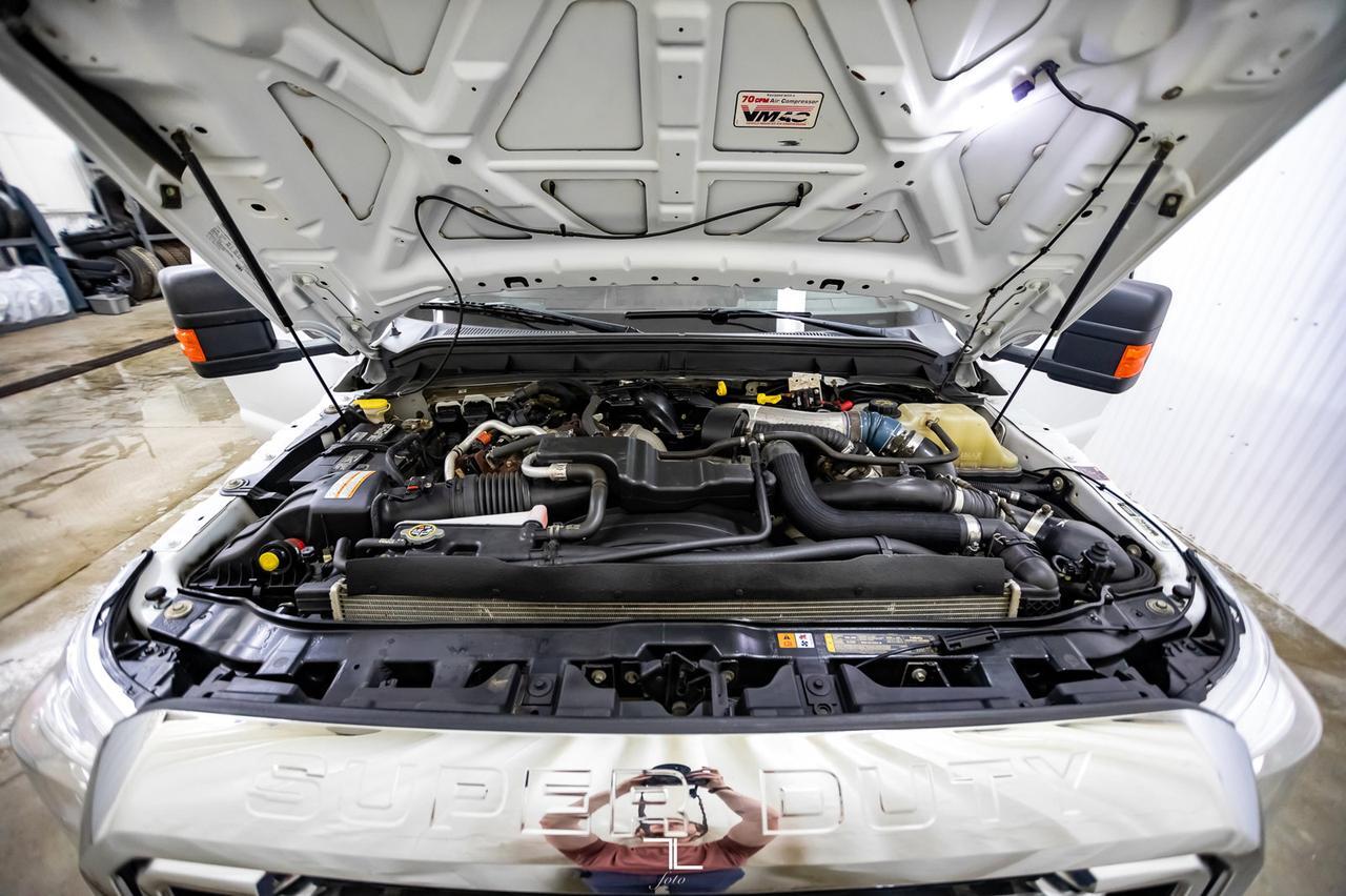 2015 Ford F-450 4x4 Crew Cab XLT Dually Mechanics Box Diesel Red Deer AB