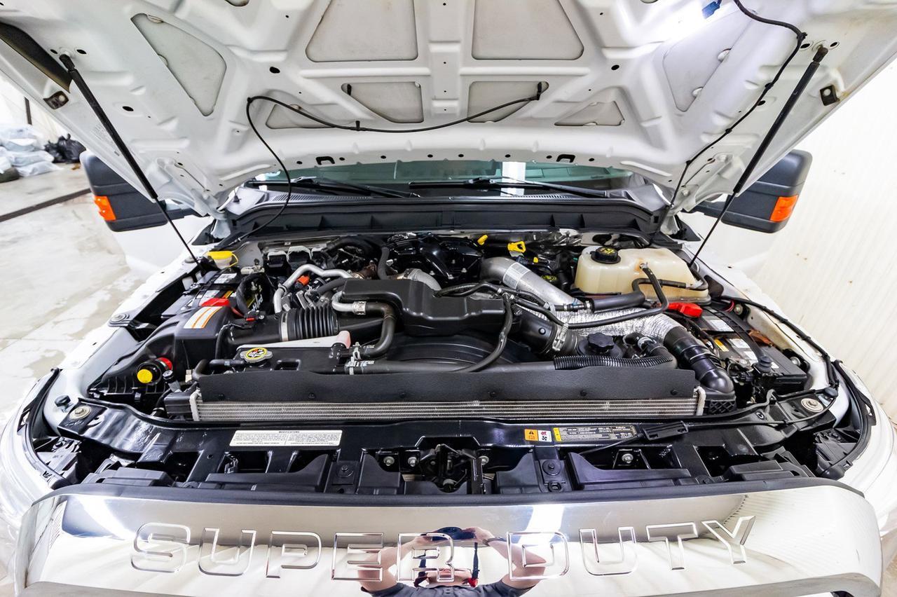 2015 Ford F-450 4x4 Crew Cab XLT FX4 Dually Diesel Red Deer AB