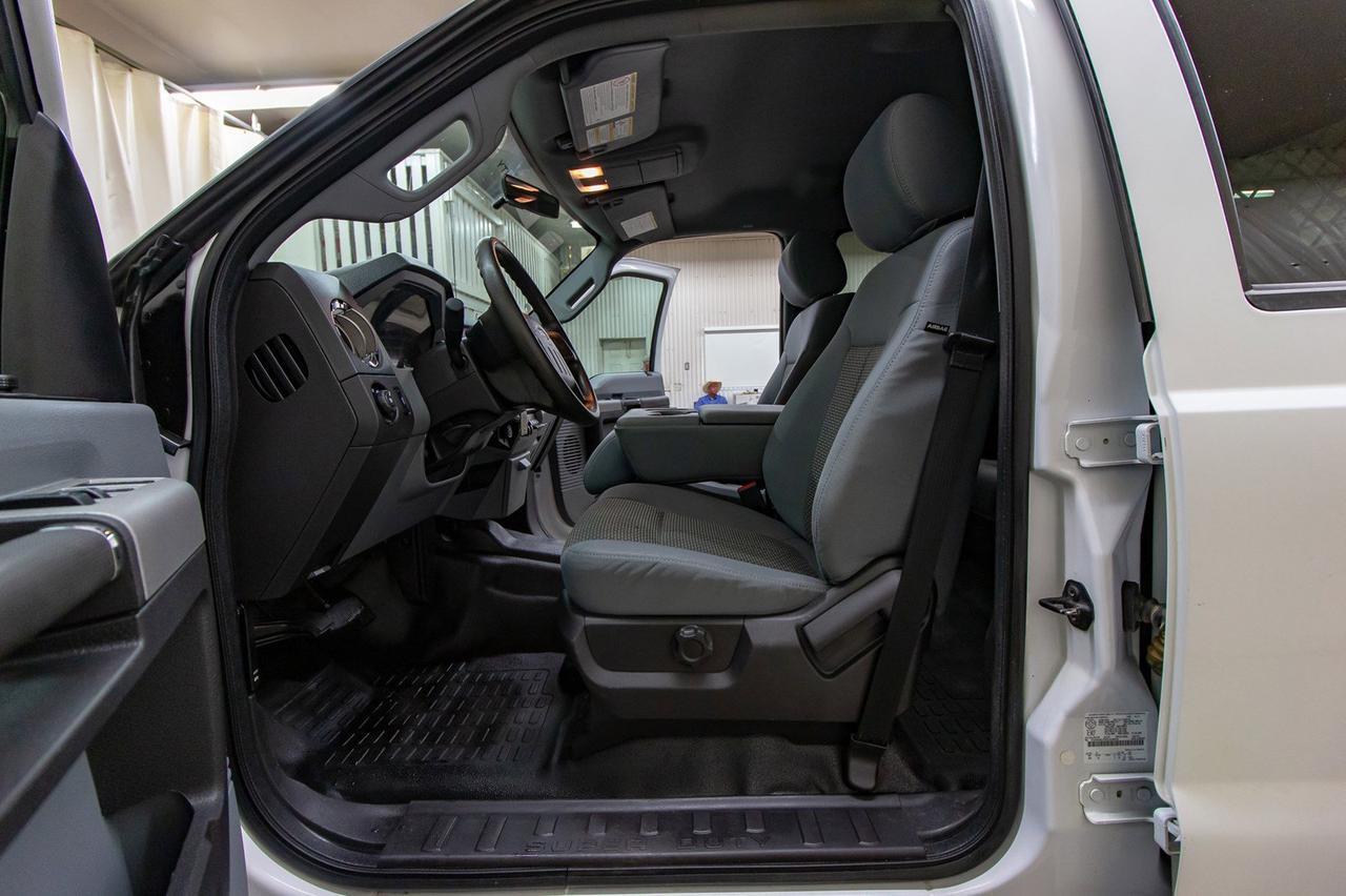 2015 Ford F-550 4x4 Crew Cab XLT Deck Dually Diesel Red Deer AB