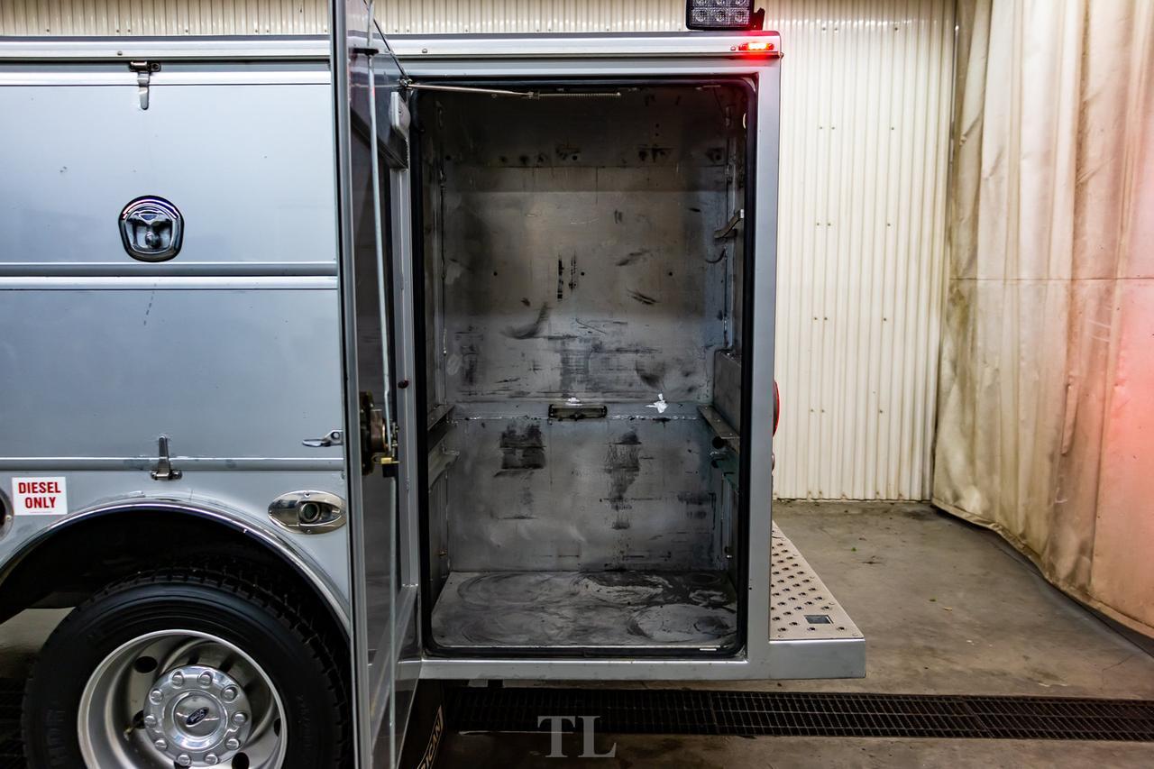 2015 Ford F-550 4x4 Super Cab XLT Diesel Service Box Red Deer AB