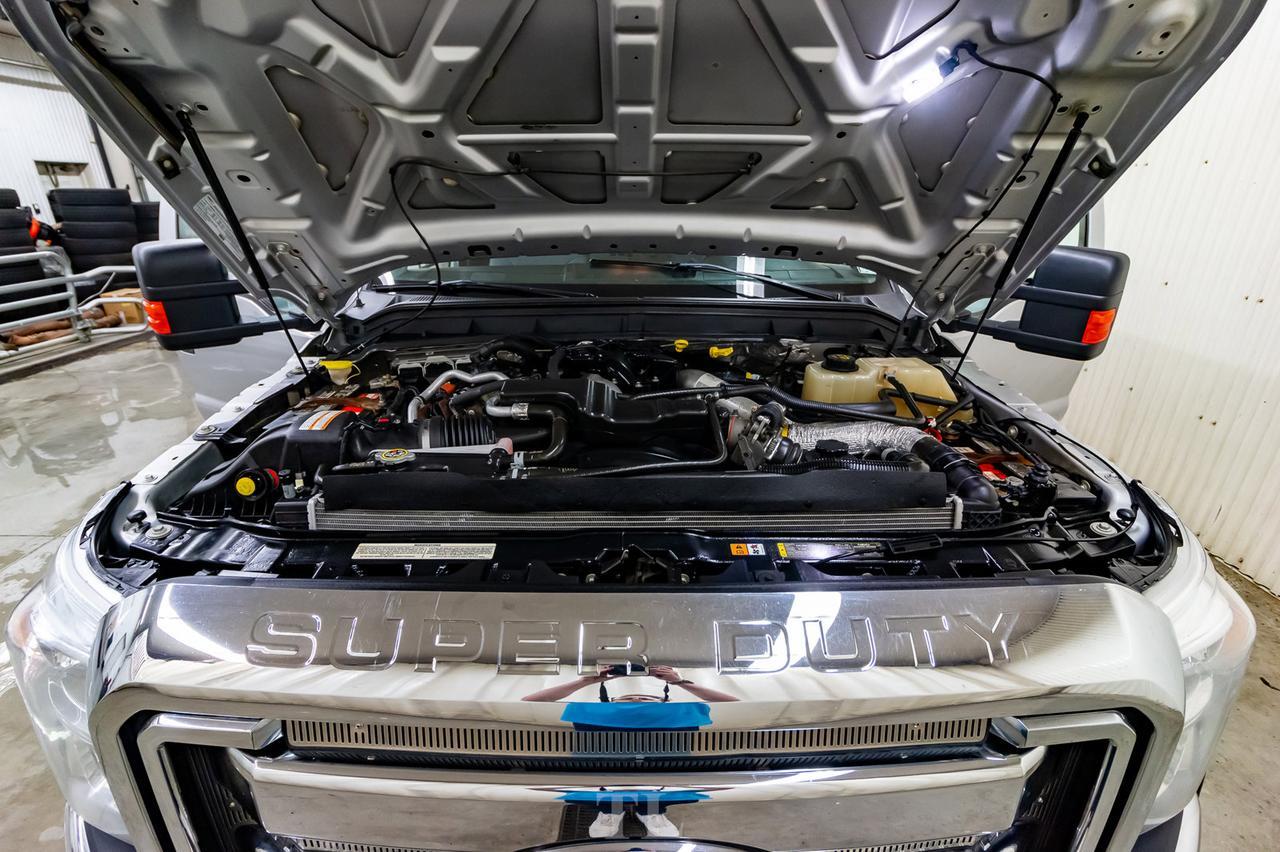 2015 Ford F-550 4x4 Super Cab XLT Diesel Service Box Red Deer AB