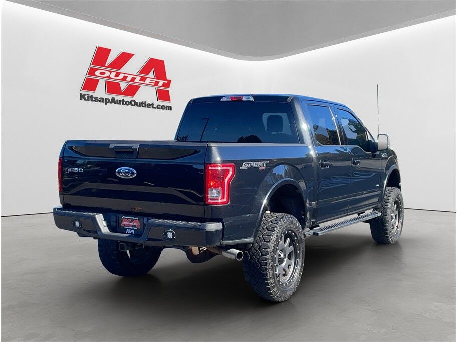 2015 Ford F150 SuperCrew Cab XLT Pickup 4D 5 1/2 ft