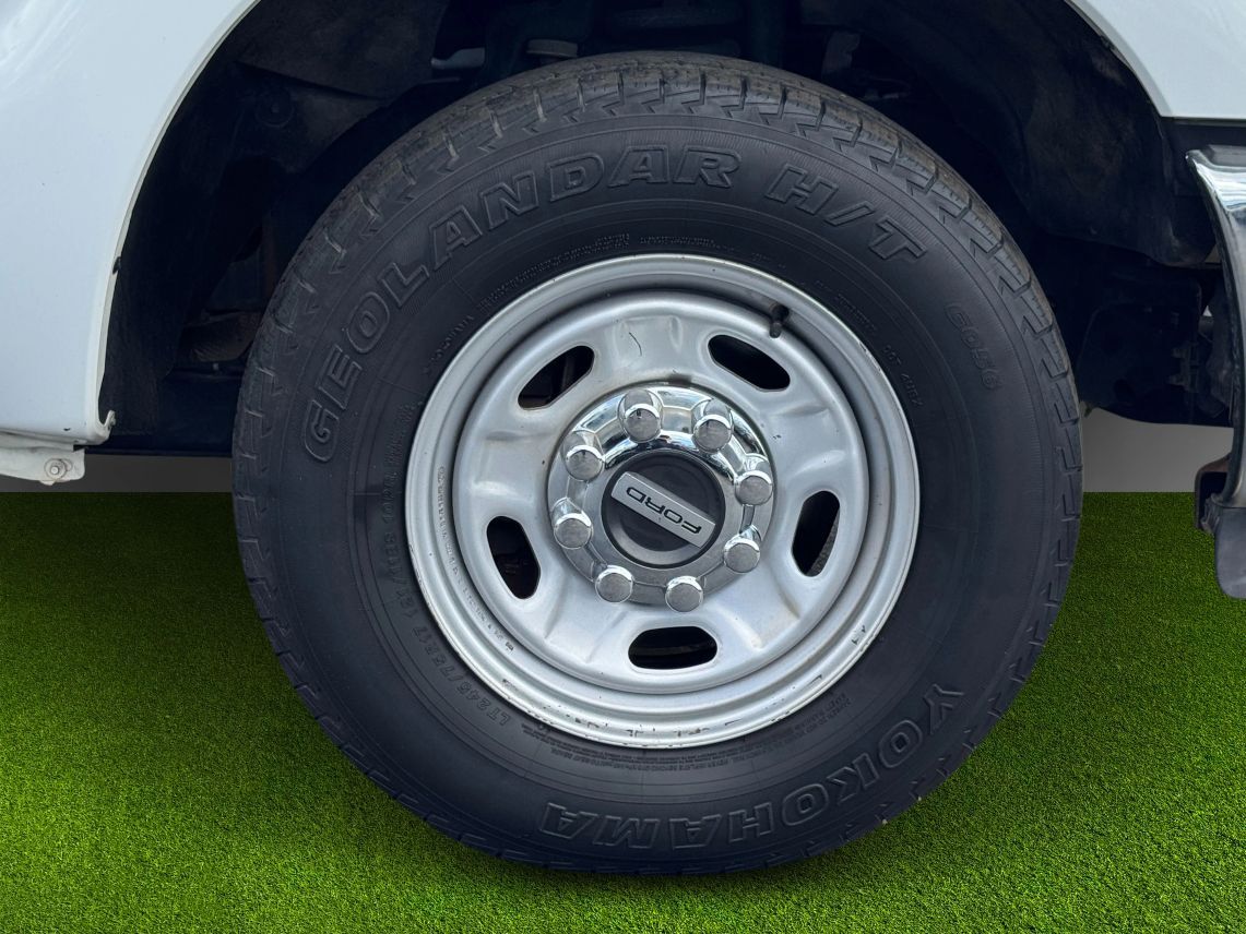 2015 Ford F250 Super Duty Regular Cab XL Pickup 2D 8 ft