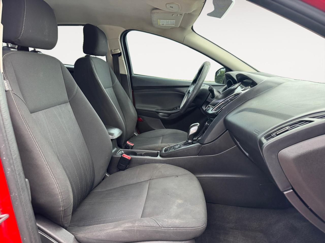 2015 Ford Focus SE, BLUETOOTH, BACKUP CAMERA, POWER MIRROS, TILT & TELESCOPING STEERING WHEEL, COME SEE THIS CAR TODAY!!! Norfolk VA
