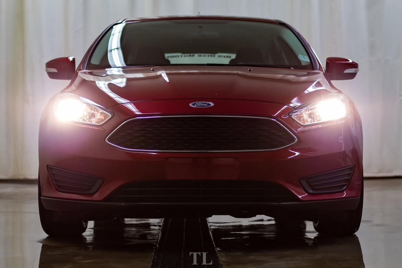 2015 Ford Focus SE Hatchback BCam HSeat Red Deer AB