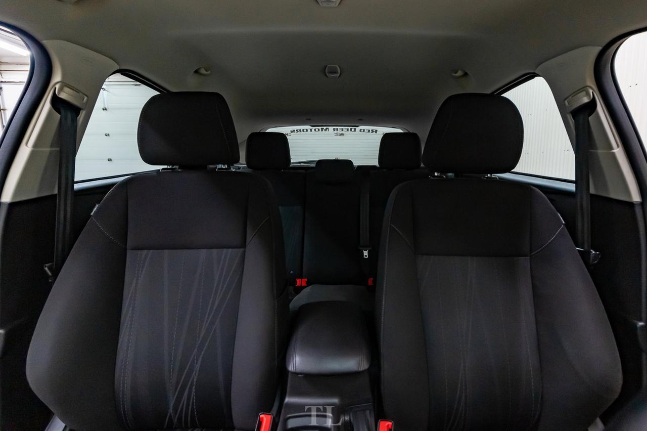 2015 Ford Focus SE Hatchback BCam HSeat Red Deer AB