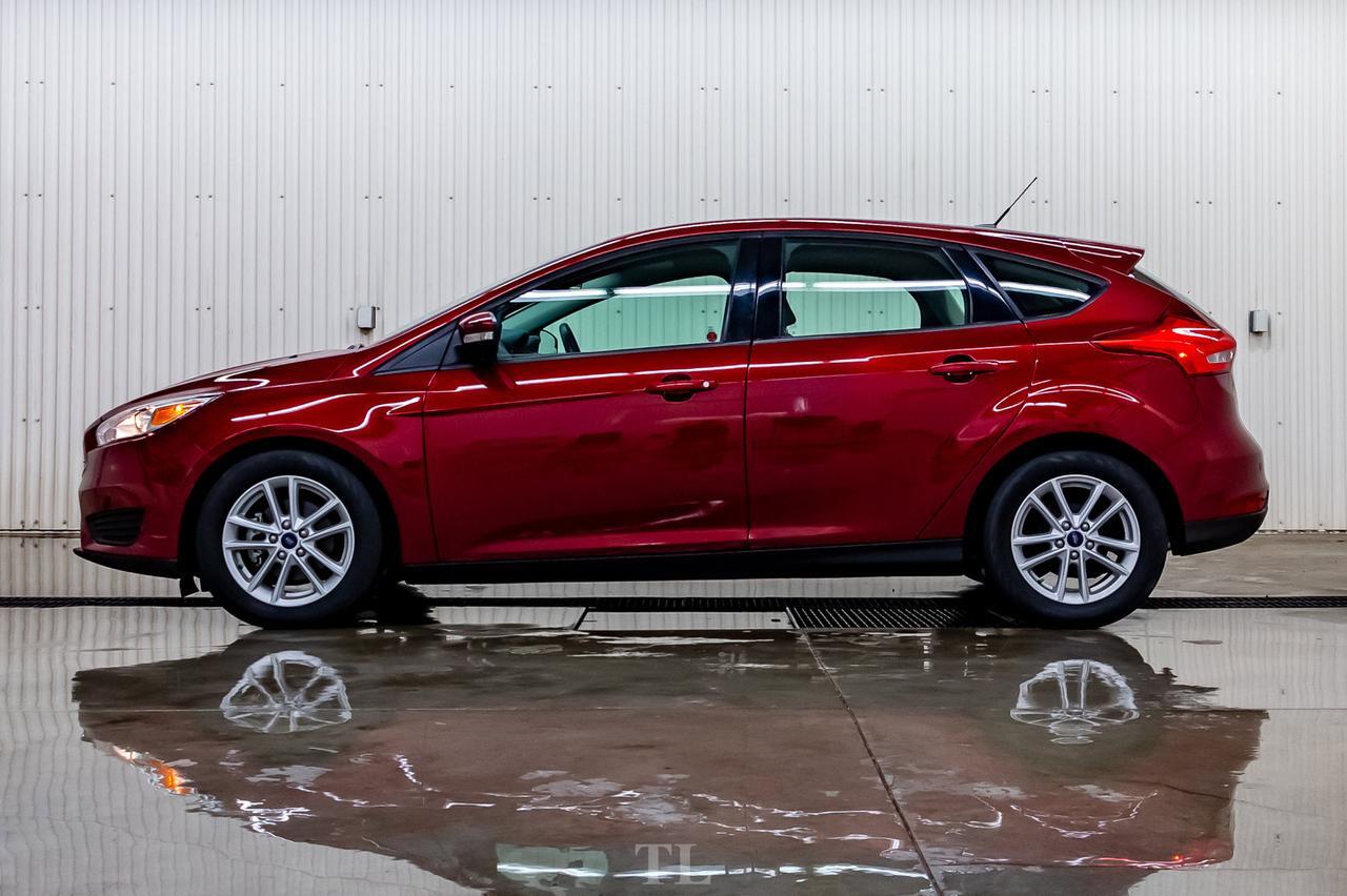 2015 Ford Focus SE Hatchback BCam HSeat Red Deer AB