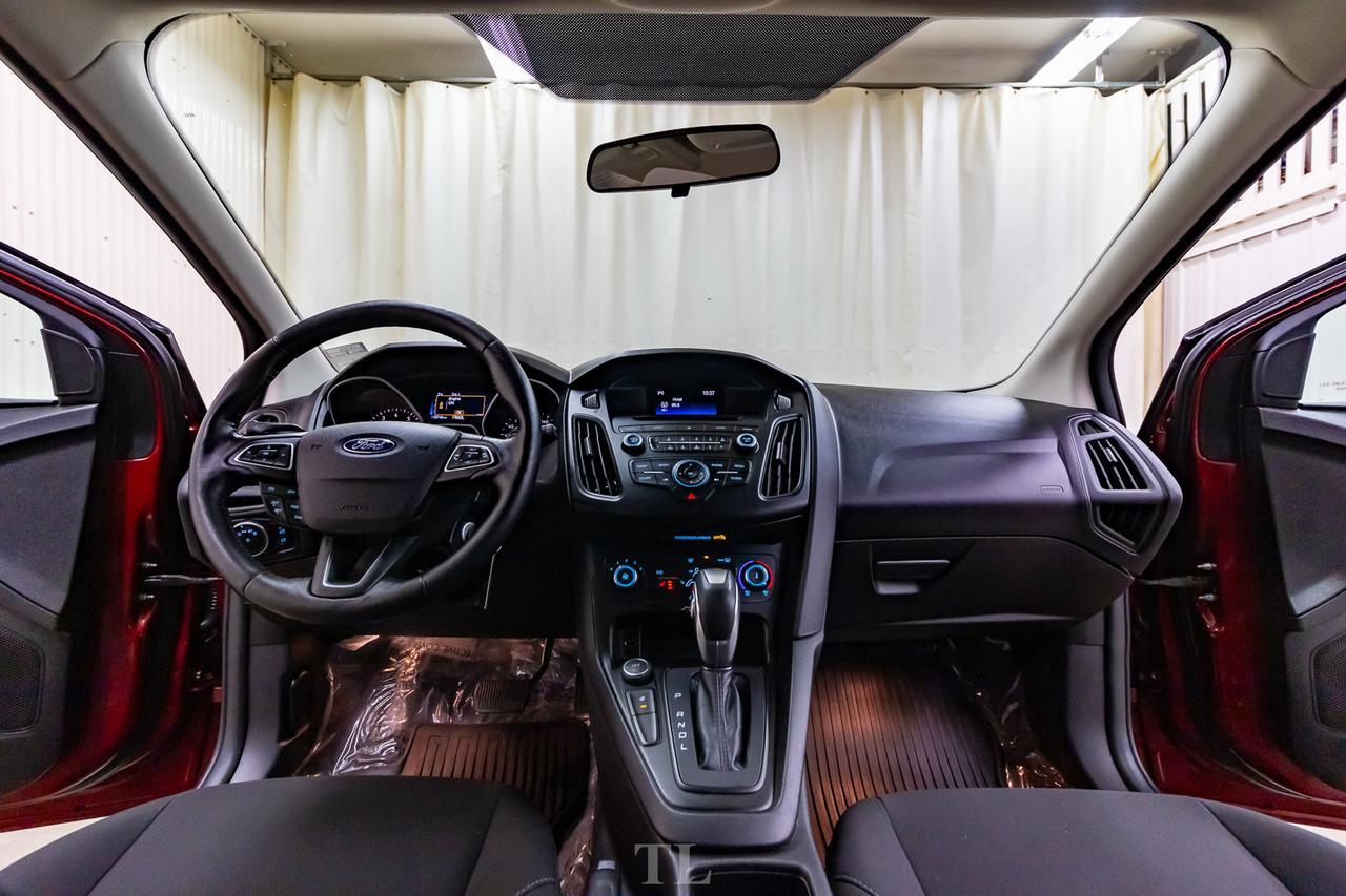 2015 Ford Focus SE Hatchback BCam HSeat Red Deer AB