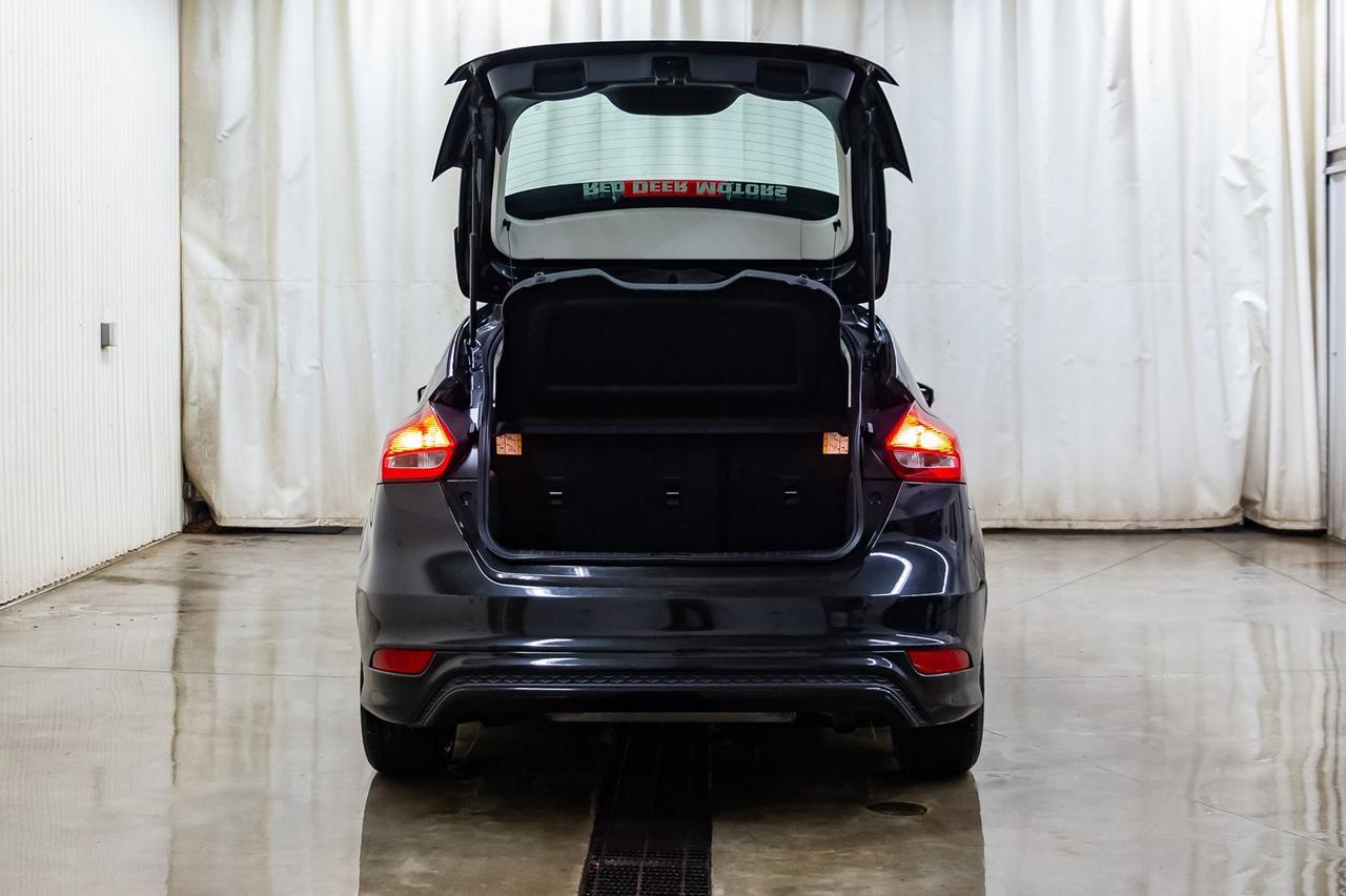 2015 Ford Focus SE Hatchback BCam Red Deer AB