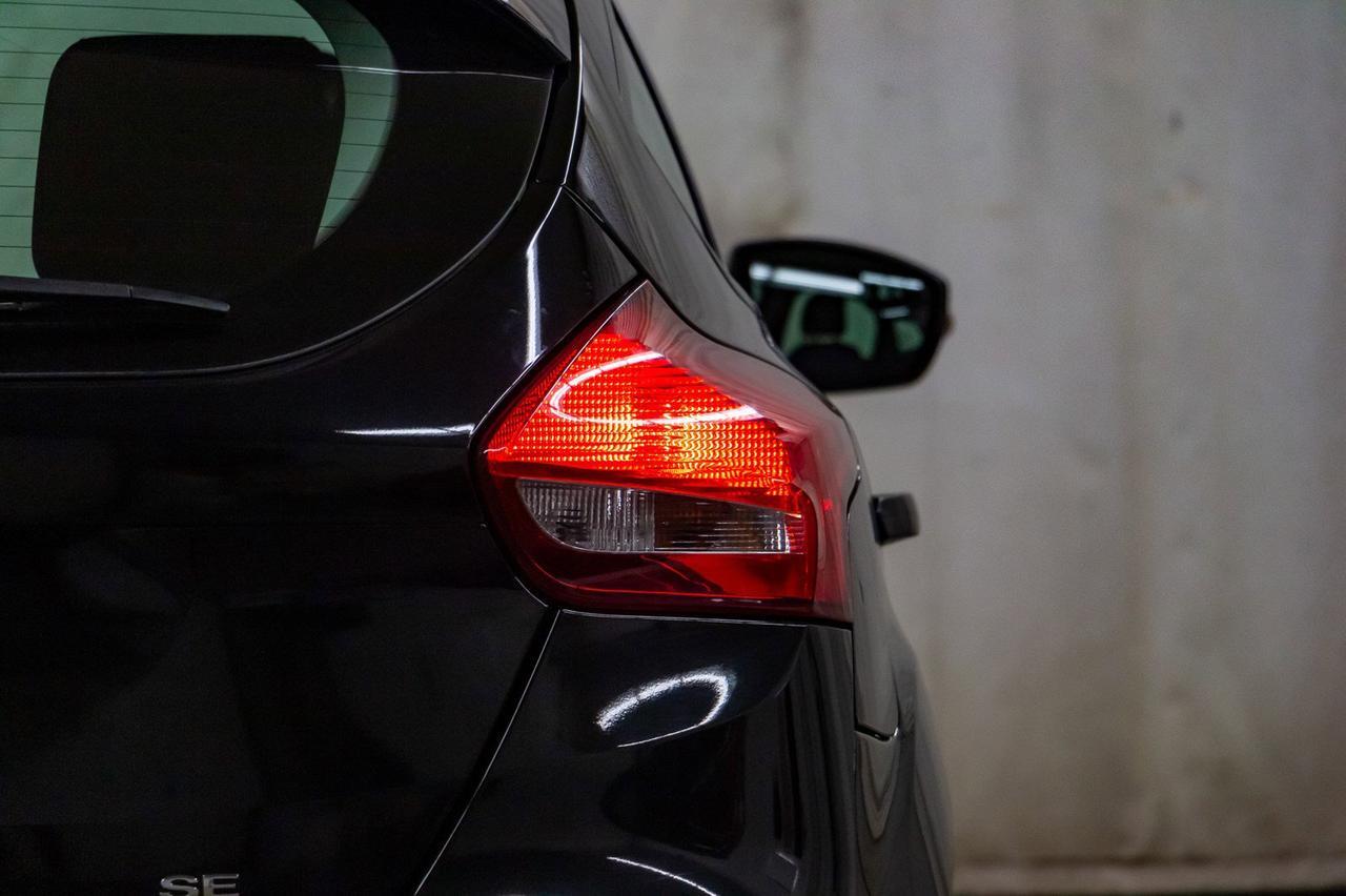 2015 Ford Focus SE Hatchback BCam Red Deer AB