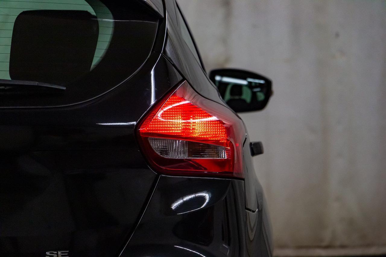 2015 Ford Focus SE Hatchback BCam Red Deer AB