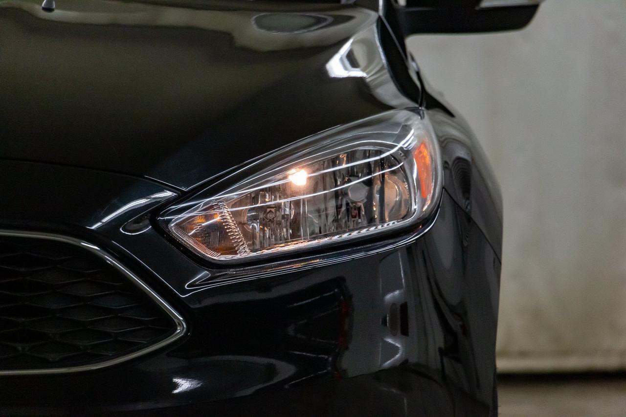 2015 Ford Focus SE Hatchback BCam Red Deer AB