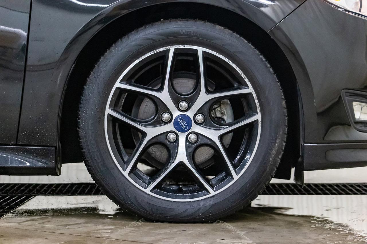 2015 Ford Focus SE Hatchback BCam Red Deer AB