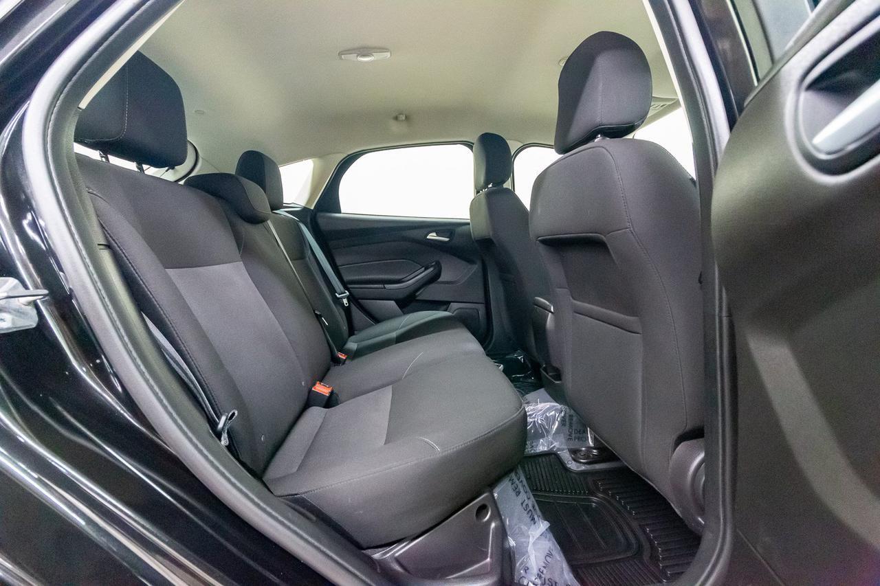 2015 Ford Focus SE Hatchback BCam Red Deer AB