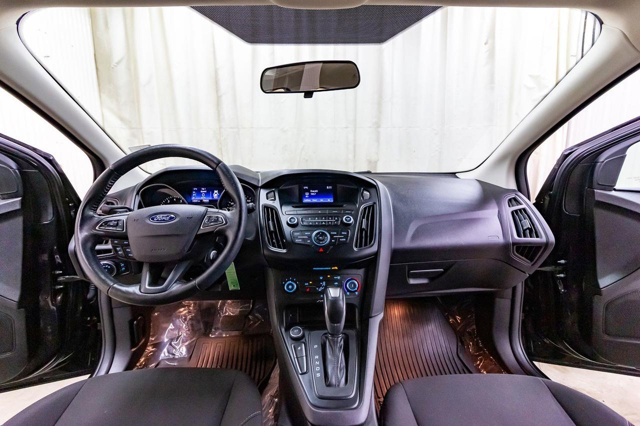 2015 Ford Focus SE Hatchback BCam Red Deer AB