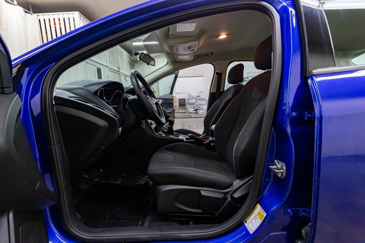 2015 Ford Focus SE Hatchback Manual BCam Heated Seats Red Deer AB