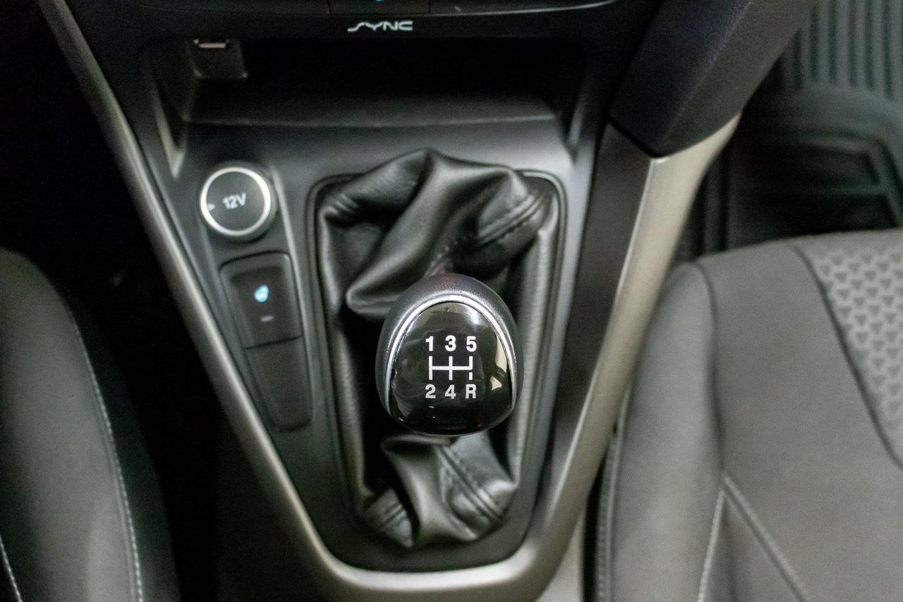 2015 Ford Focus SE Hatchback Manual BCam Heated Seats Red Deer AB