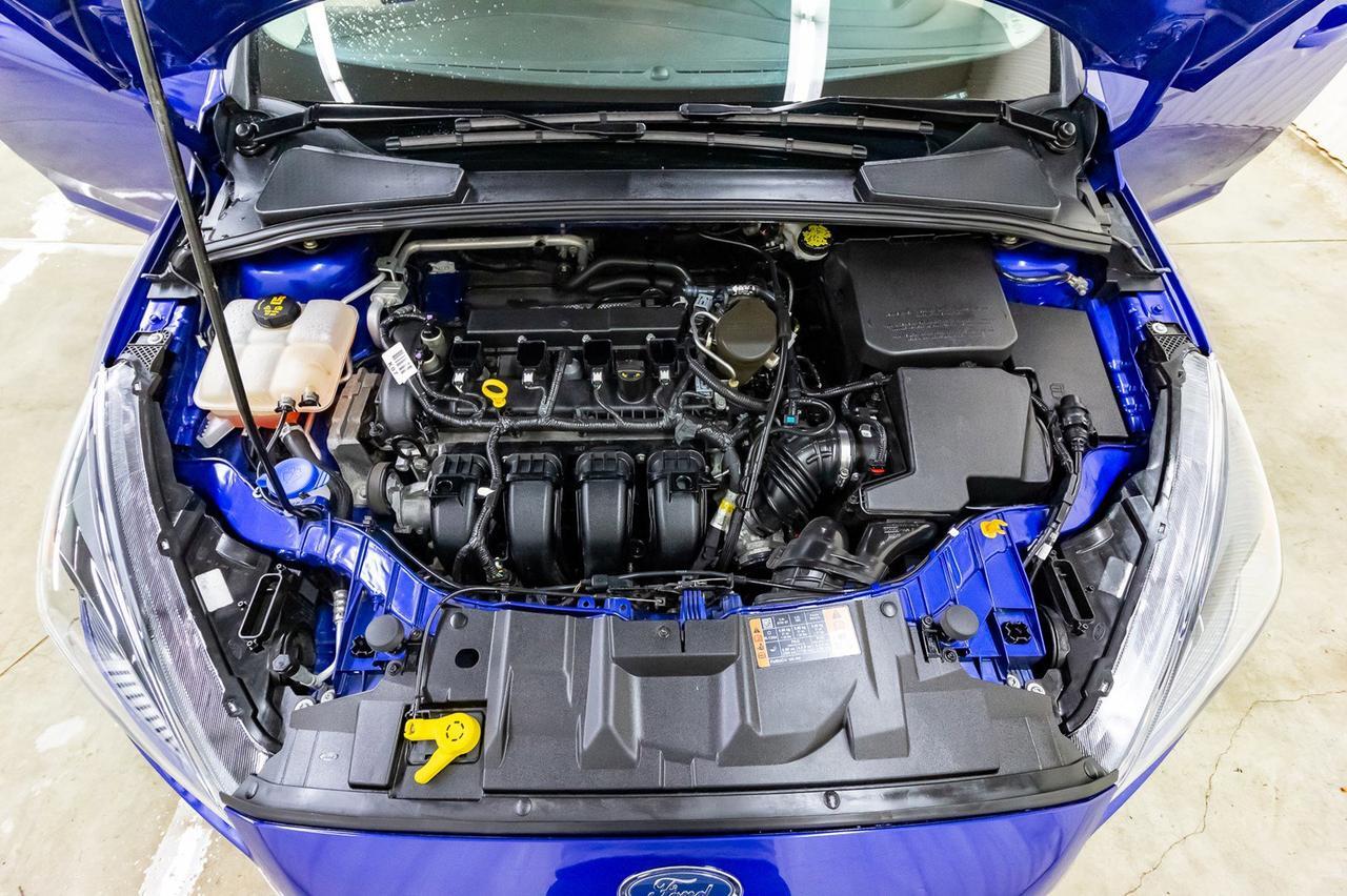 2015 Ford Focus SE Hatchback Manual BCam Heated Seats Red Deer AB