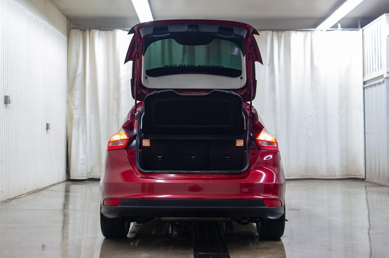 2015 Ford Focus SE Hatchback Red Deer AB