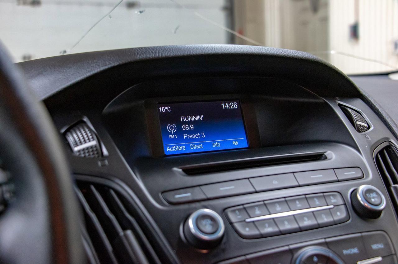 2015 Ford Focus SE Hatchback Red Deer AB