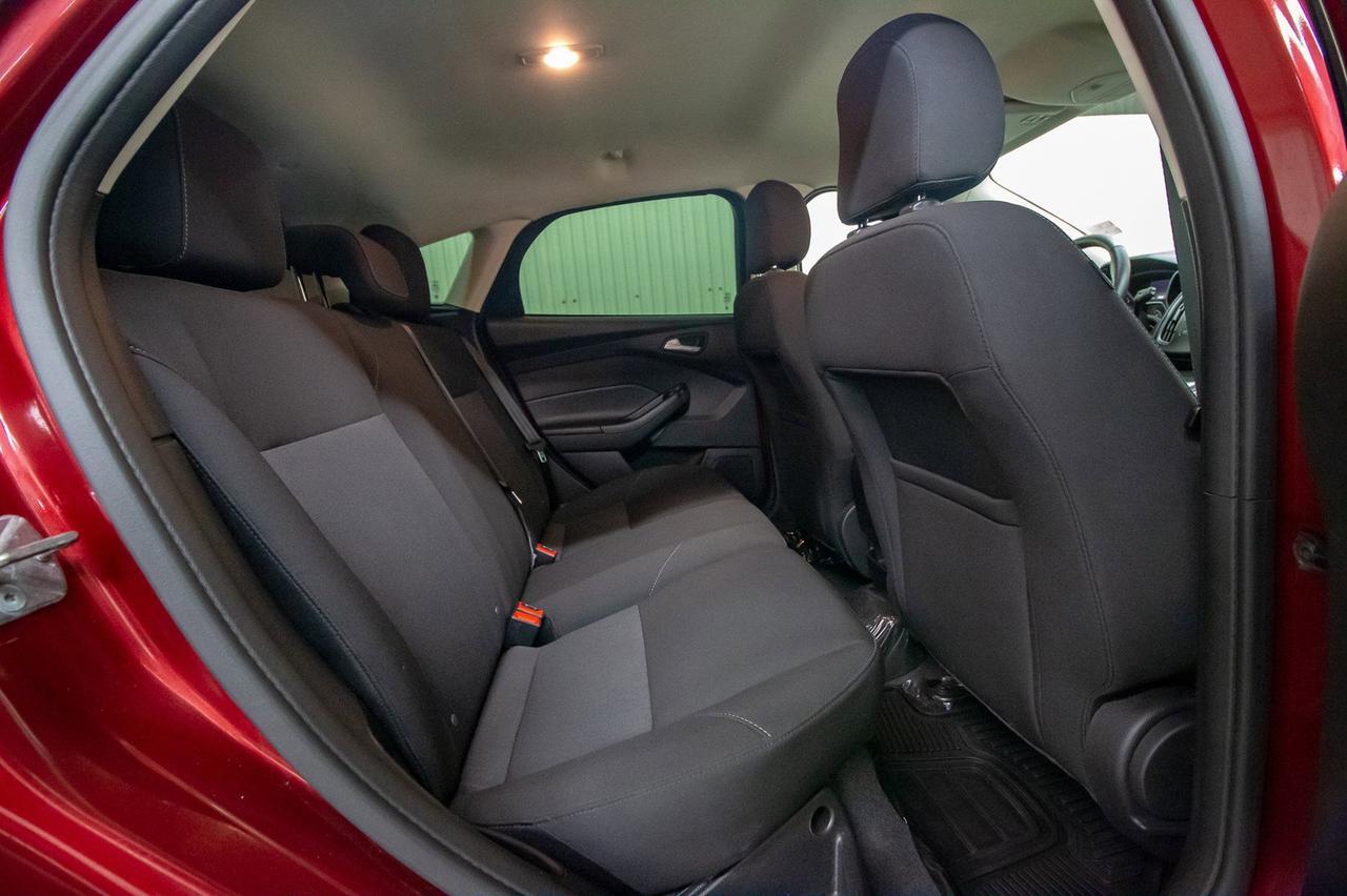 2015 Ford Focus SE Hatchback Red Deer AB