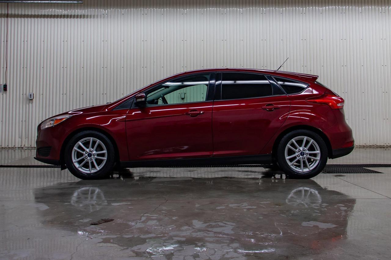 2015 Ford Focus SE Hatchback Red Deer AB