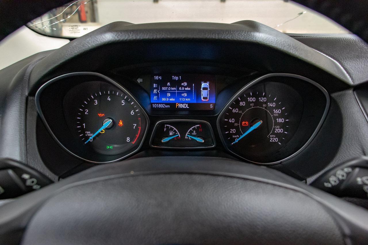 2015 Ford Focus SE Hatchback Red Deer AB