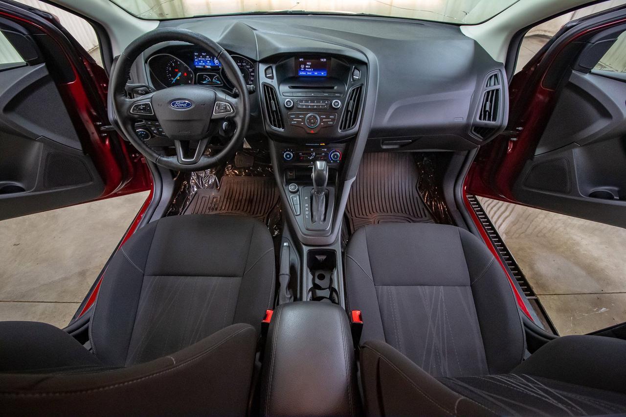 2015 Ford Focus SE Hatchback Red Deer AB