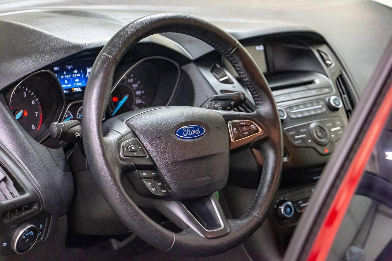 2015 Ford Focus SE Hatchback Red Deer AB