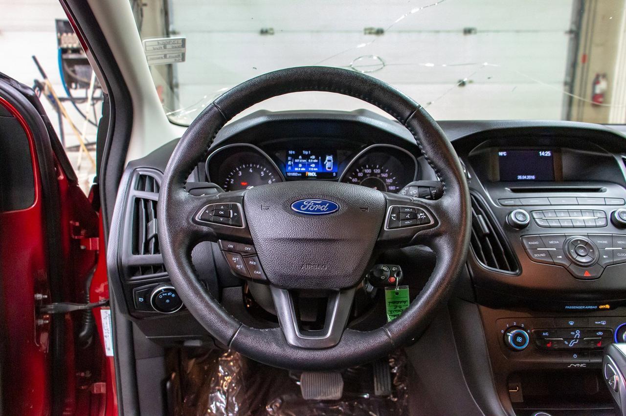 2015 Ford Focus SE Hatchback Red Deer AB