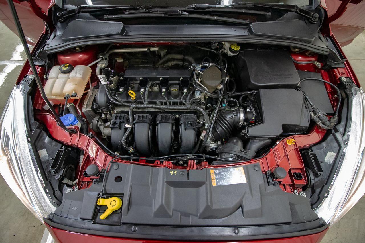 2015 Ford Focus SE Hatchback Red Deer AB