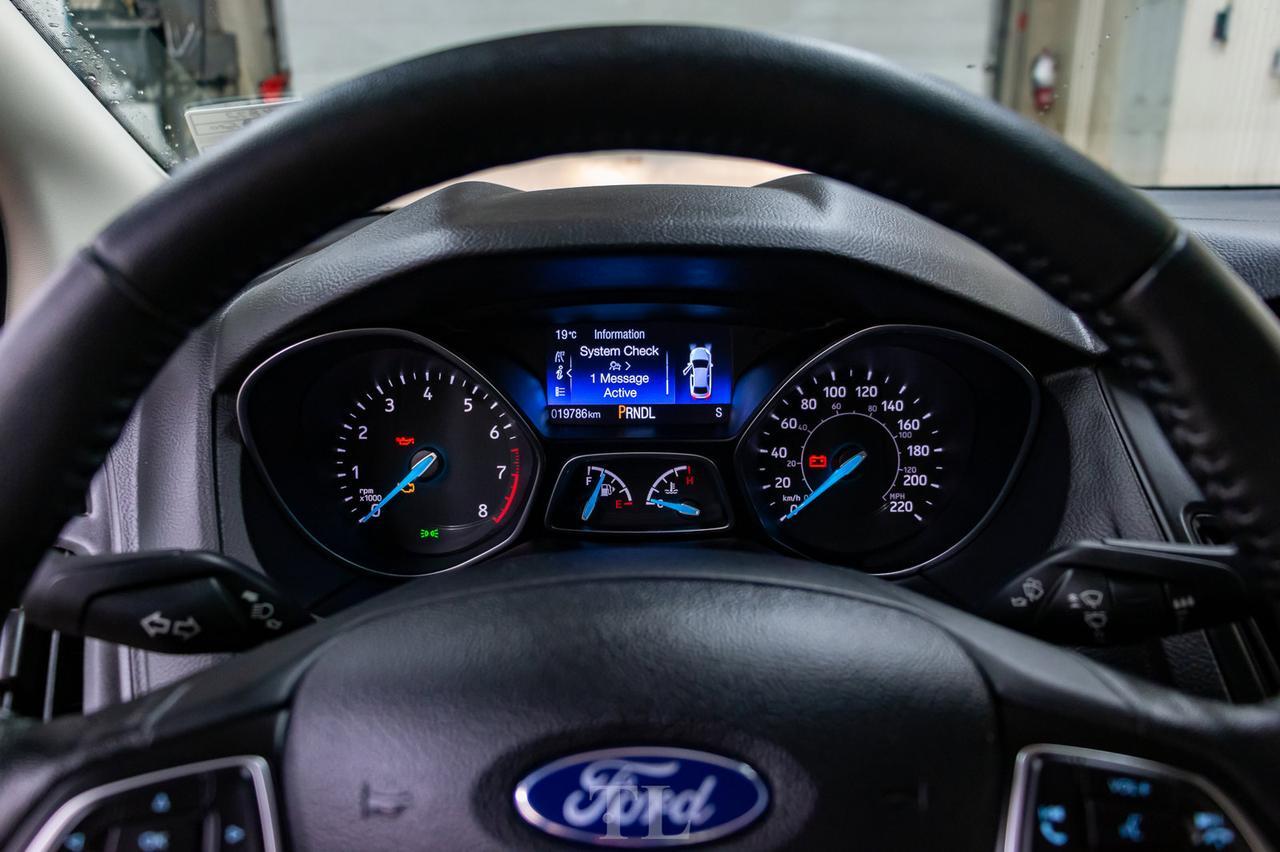 2015 Ford Focus SE Heated Seats BCam Red Deer AB