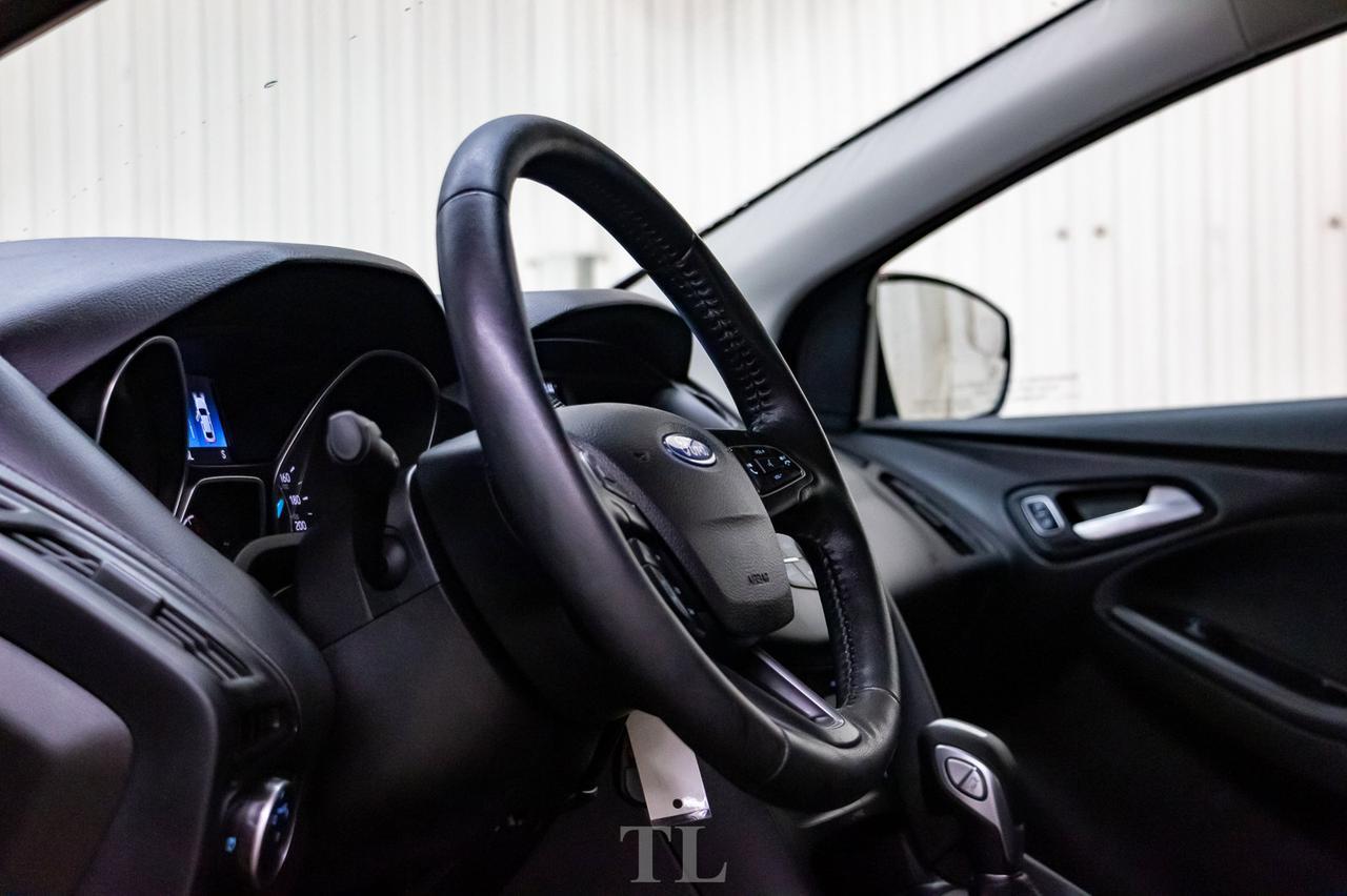 2015 Ford Focus SE Heated Seats BCam Red Deer AB