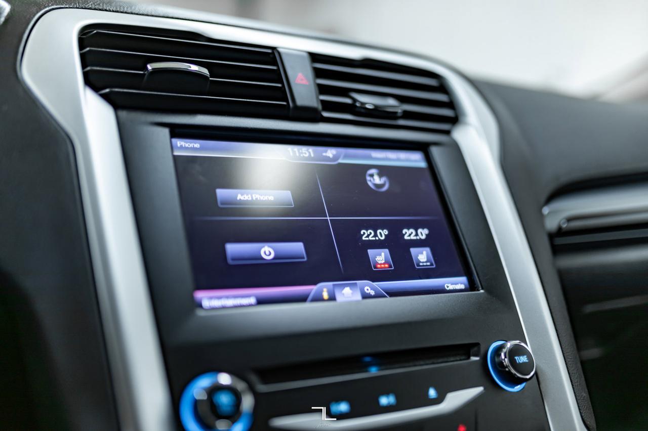 2015 Ford Fusion AWD SE Nav Roof BCam Red Deer AB