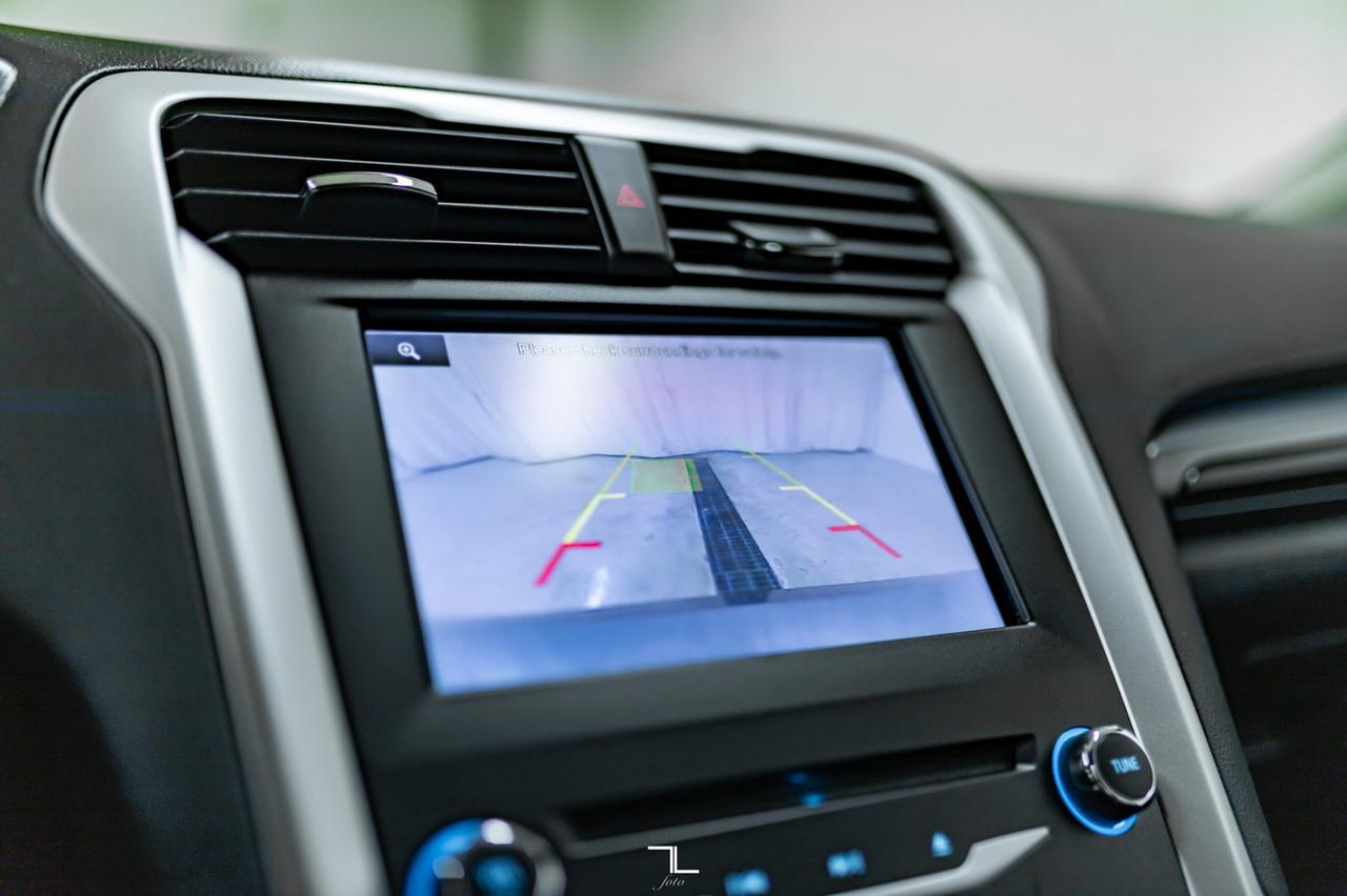 2015 Ford Fusion AWD SE Nav Roof BCam Red Deer AB