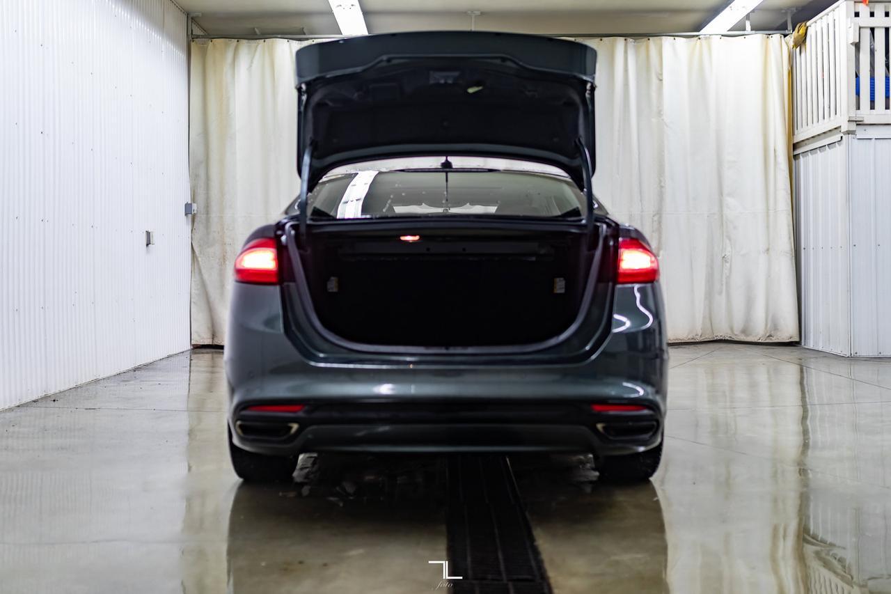 2015 Ford Fusion AWD SE Nav Roof BCam Red Deer AB