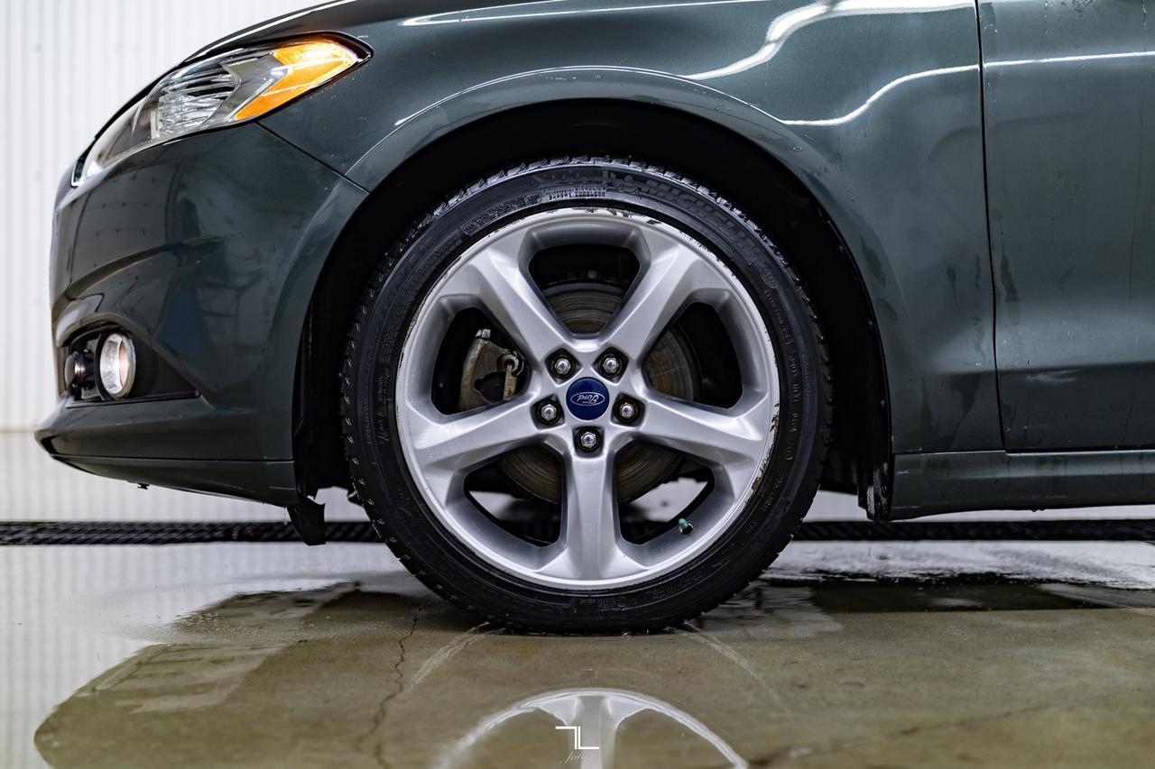 2015 Ford Fusion AWD SE Nav Roof BCam Red Deer AB