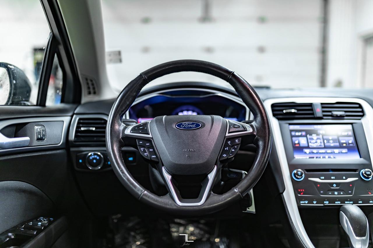 2015 Ford Fusion AWD SE Nav Roof BCam Red Deer AB