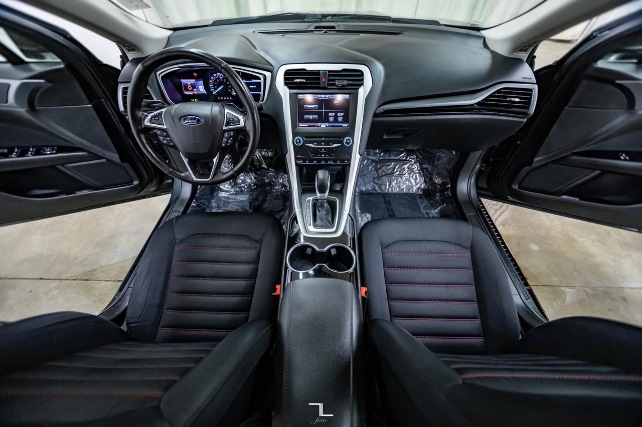 2015 Ford Fusion AWD SE Nav Roof BCam Red Deer AB